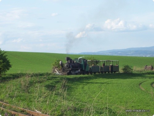 Fotografie V pátek pozdě odpoledne vyjela opravená parní lokomotiva letos poprvé na trať.
