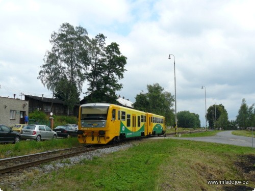 Fotografie Návštěvníci muzea měli možnost využít zvláštních vlakových spojení motorovou jednotkou Regionova, vypravenou díky spolupráci muzea, Českých drah a. s. a Pardubického kraje
