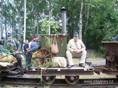 Fotografie Vojsko nesmí bojovat nalačno, vezou si i polní kuchyň
