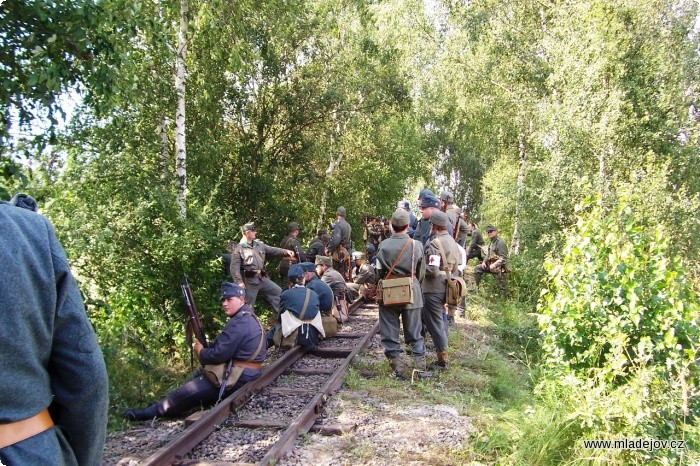 Fotografie V úkrytu se již čekalo na zahájení bitvy
