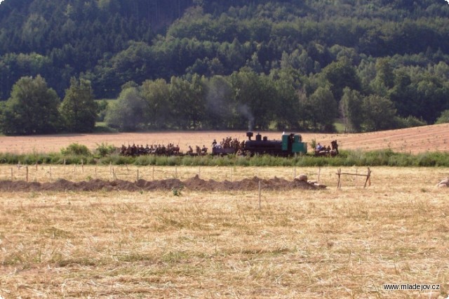 Fotografie Ta byla zahájena útokem ruských vojsk z&nbsp;transportního vlaku
