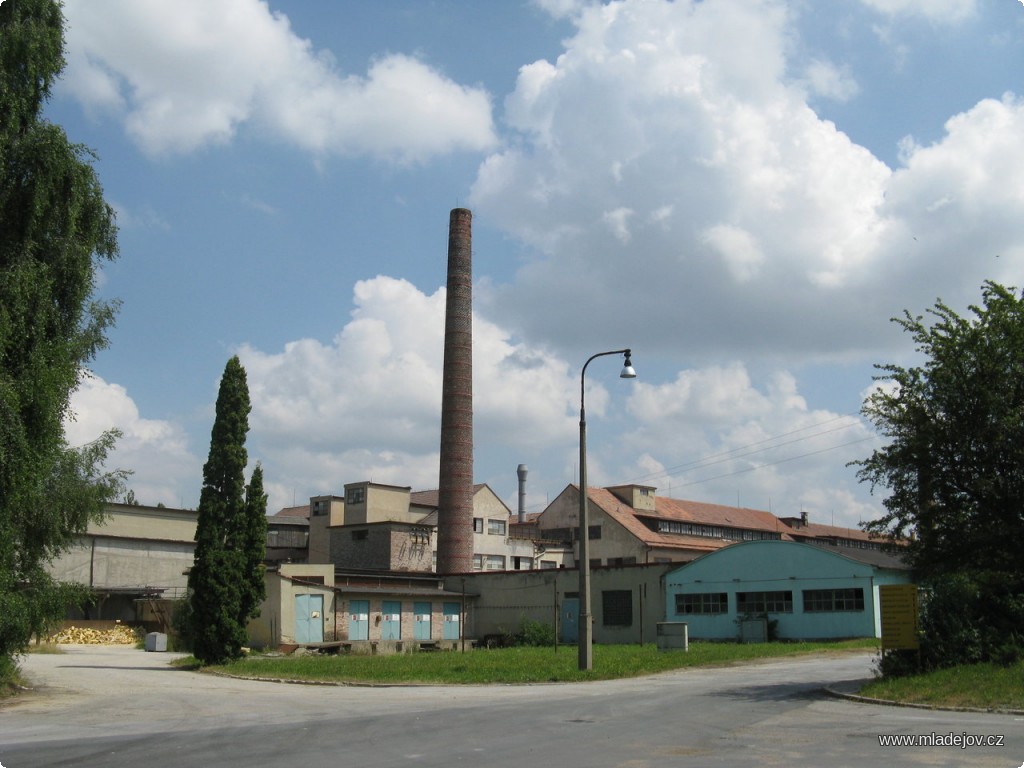 Fotografie Stará šamotka Velké Opatovice, jejíž poslední velká rekonstrukce proběhla v&nbsp;letech 1958 až 1960 - velmi krásný a stále živý industriální komplex.
