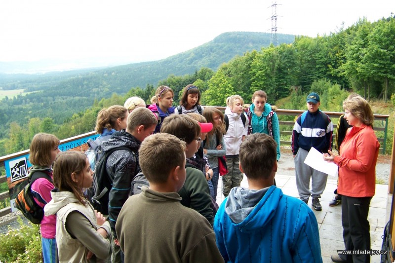 Fotografie Zahájení výchovně-vzdělávacího projektu proběhlo na vyhlídce „U Tety“.