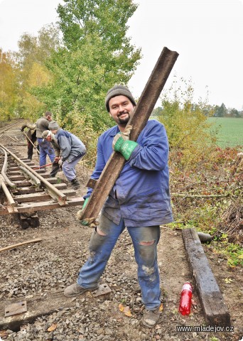 Fotografie Archeologický nález téměř nepoužitého důlního jazyku. Holt někdy kopete a najednou lopata zvoní a zvoní.