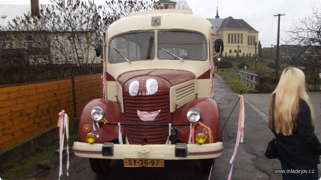 Fotografie Naše muzeum není jen o&nbsp;železnici. Součástí expozice je i autobus Praga RND s&nbsp;možností účastnit se nejrůznějších akcí i mimo areál muzea.
