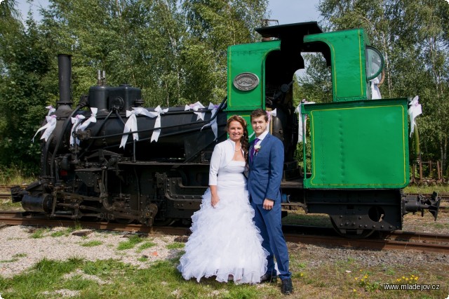 Fotografie Nechybí ani pózování u&nbsp;Jedničky, i když ta se účastní tentokrát jen za studena.