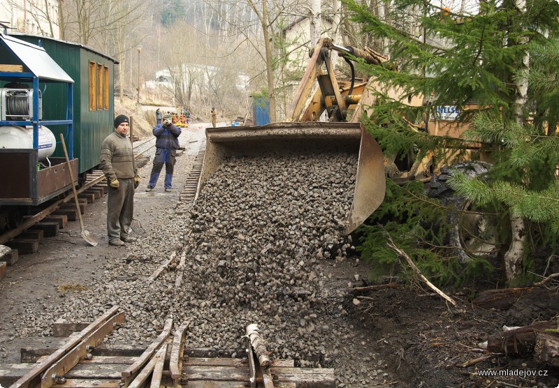 Fotografie Rozhodně ne poslední várka štěrku.