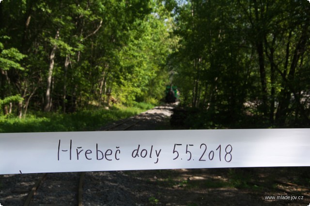 Fotografie Je připravena i slavnostní bílá páska.