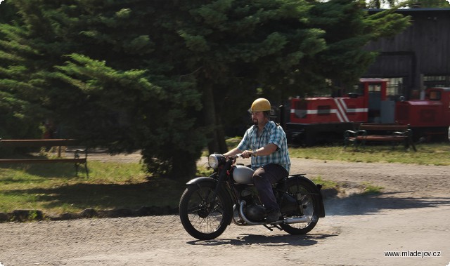 Fotografie Ideální příležitost se svézt na motorce svého dětství.