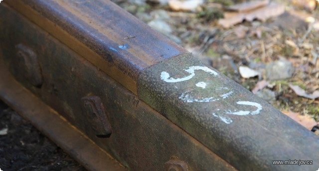 Fotografie Vpravo nová neojetá, vlevo původní matadorka.