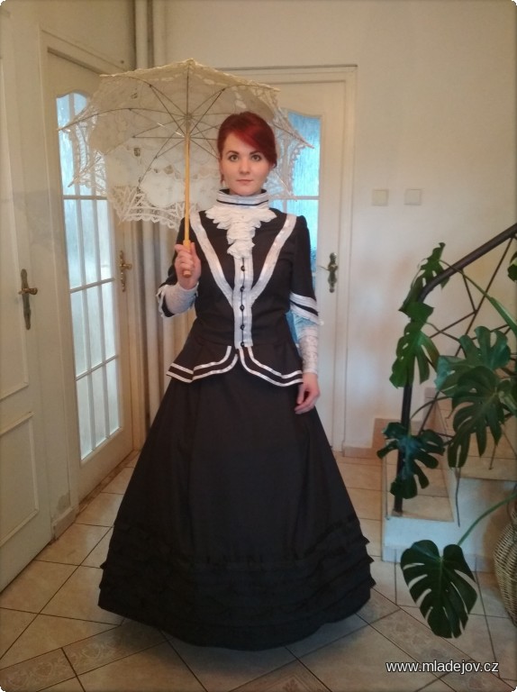 Fotografie Městské šaty, velikost 36 až 42, výška 160 až 165 cm
