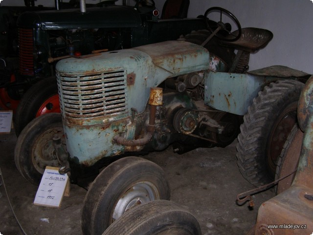 Fotografie Traktor Svoboda DK 15 před renovací v&nbsp;roce 2007.