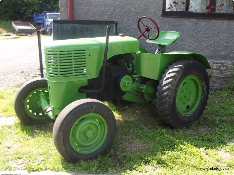 Fotografie Traktor byl během sezóny 2017 jen ve vystavovatelném stavu…