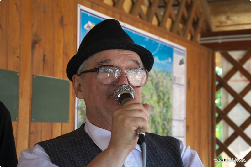 Fotografie Kavalkádu strojů komentuje pan Radoslav Kolomý.