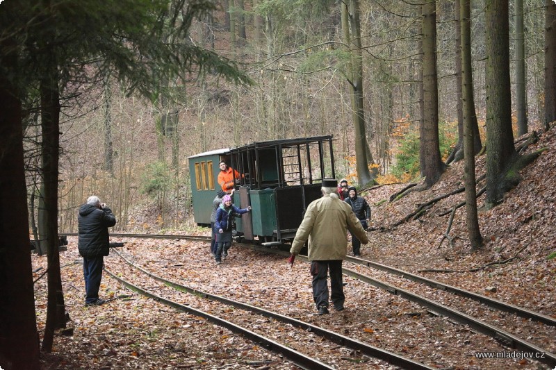 Fotografie Novinkou letošního roku bude obnovení dopravny Větrná. Zastávka a manipulace na Větrné jako překvapení pro hosty na zpáteční cestě.
