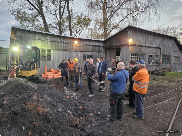 Fotografie Archeologický nález byl komisí řádně zdokumentován.