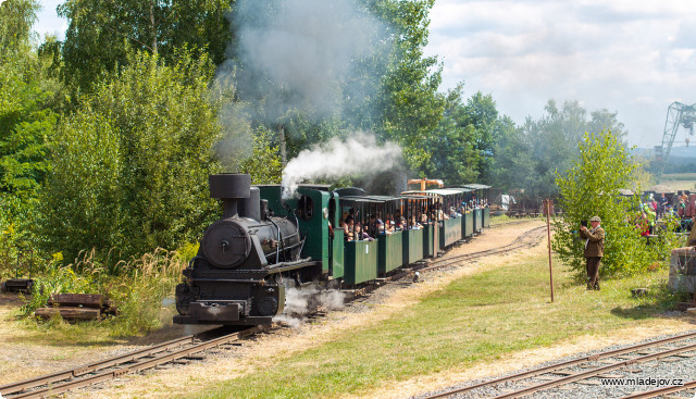 Fotografie Po celý den byla v&nbsp;provozu parní úzkorozchodná dráha podle zvláštního jízdního řádu.
