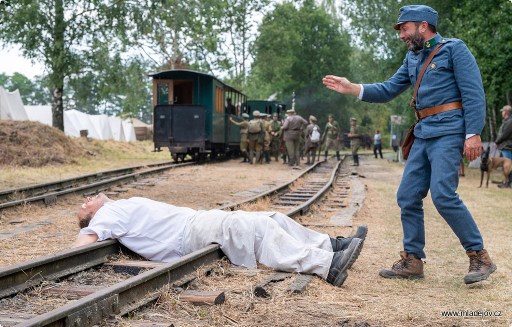 Fotografie Páteční večer byl náročný – a ráno ještě náročnější. Oběda se dočkají jen silné kusy.
