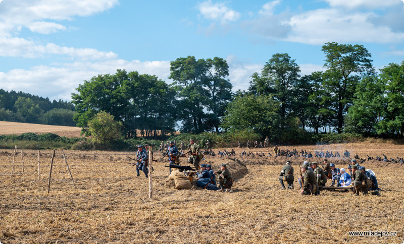 Fotografie Padlí a ranění. Bojová ukázka 2025 neskončila přesvědčivým vítězstvím ani jedné strany.