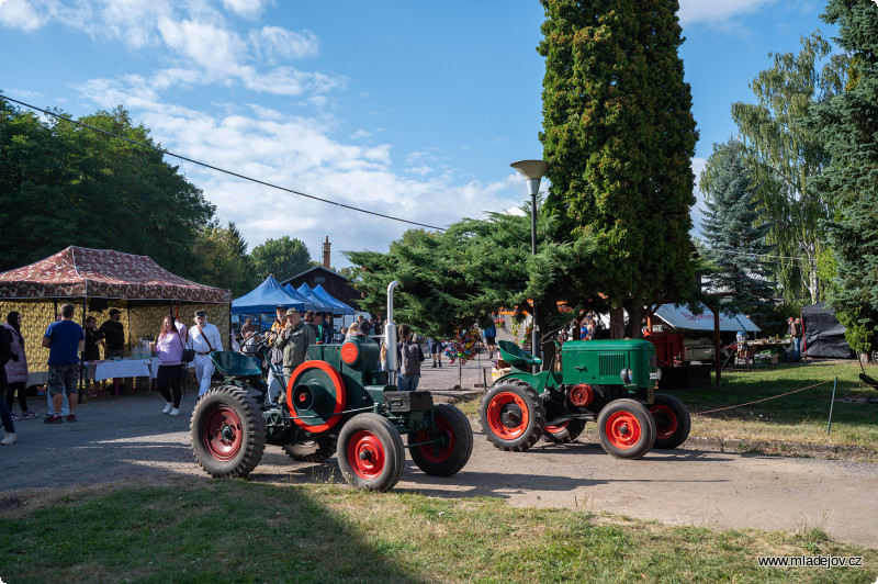 Fotografie Doprovodným programem pro návštěvníky byly i ukázky historických strojů Průmyslového muzea Mladějov.