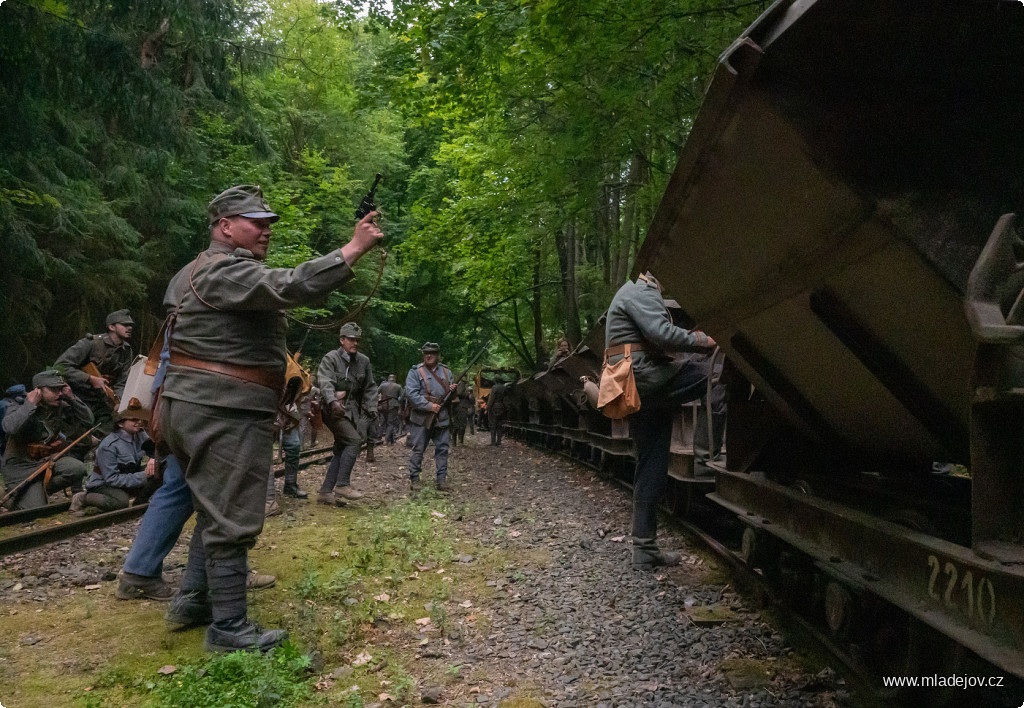 Fotografie V prostoru stanice Nová Ves došlo k&nbsp;dalším bojům.