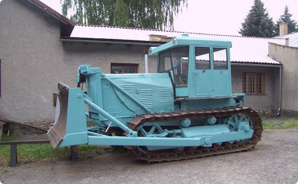 Stalinec S-100